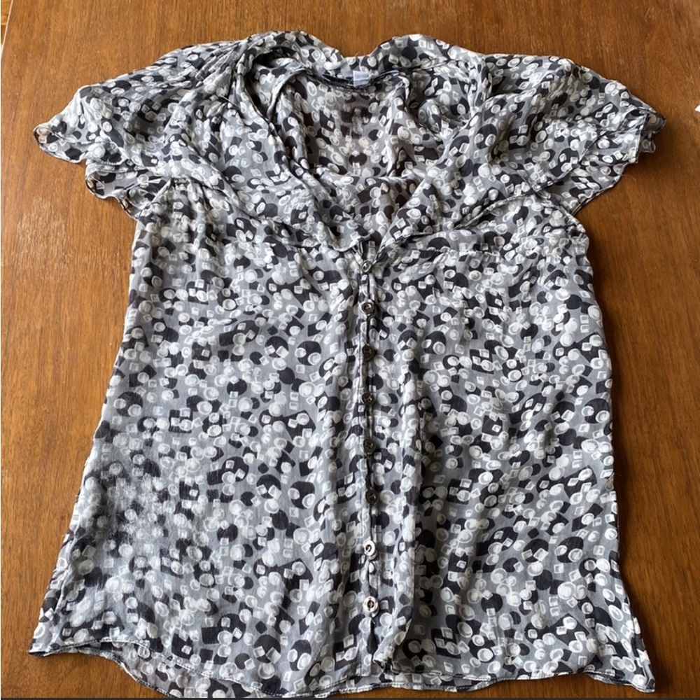 Carolina Herrera Grey/Wht Micro Print 100% Silk Blouse size 4